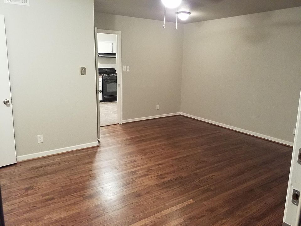 2nd image of 102 E Russell Ave