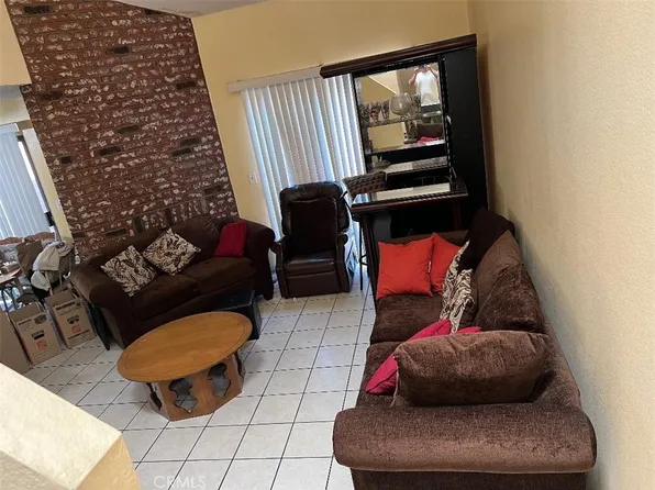 6100 Arbutus Ave Unit 2, Huntington Park, CA 90255