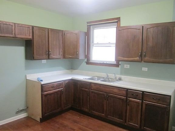 5th image of 10148 S Avenue J