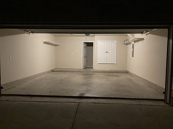 4th image of 1132 Garden Green Dr