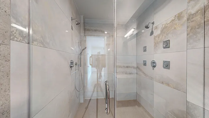 Rented by Bond New York | media 38