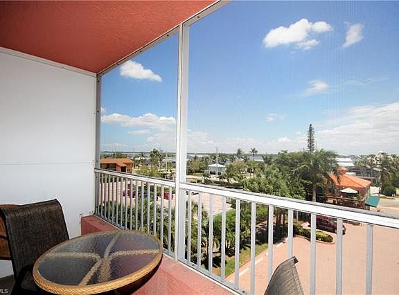 5th image of 510 Estero Blvd #305