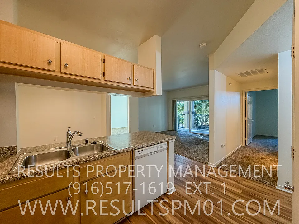 701 Gibson Dr #1516