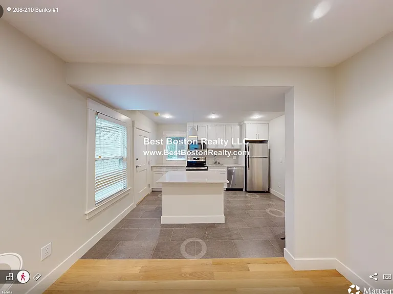 208-210 Banks St #1 — Photo 2