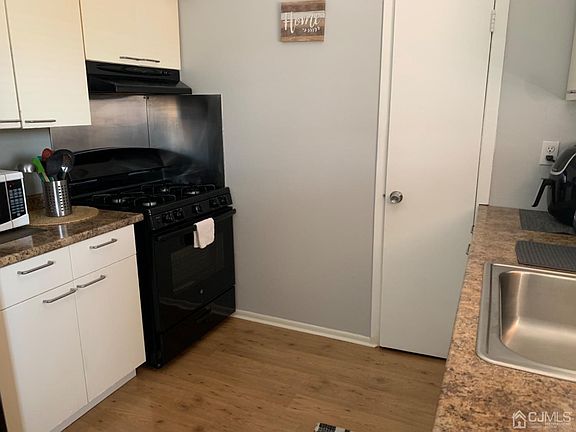 5th image of 506 N Oaks Blvd