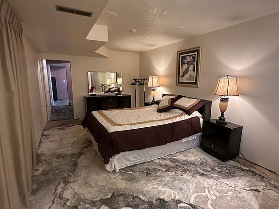 Very Large Bedroom, 12' x19', with Queen size bed