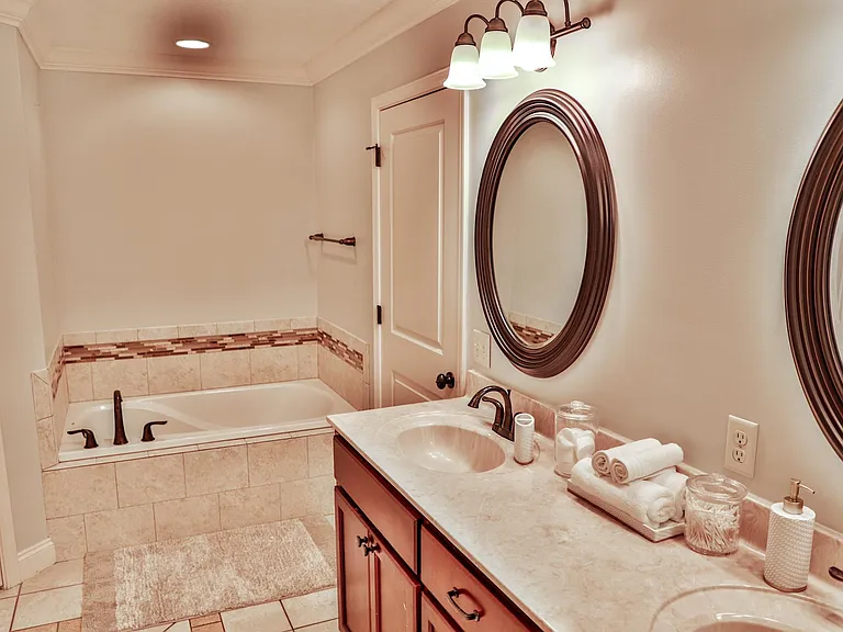 1805 Shanun Ct — Photo 11
