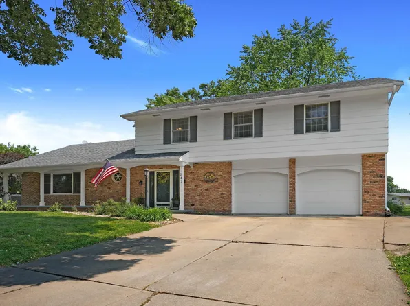 247 Lambeth Rd, Waterloo, IA 50701