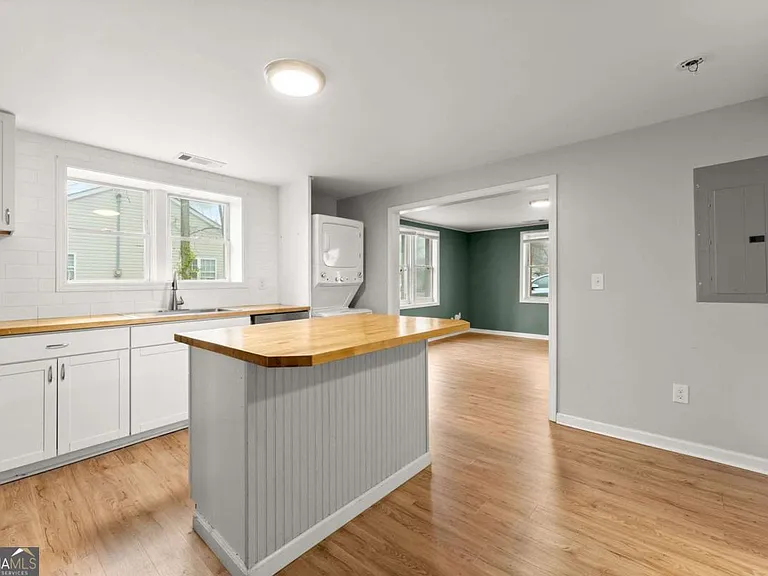 212 Walker Dr — Photo 8