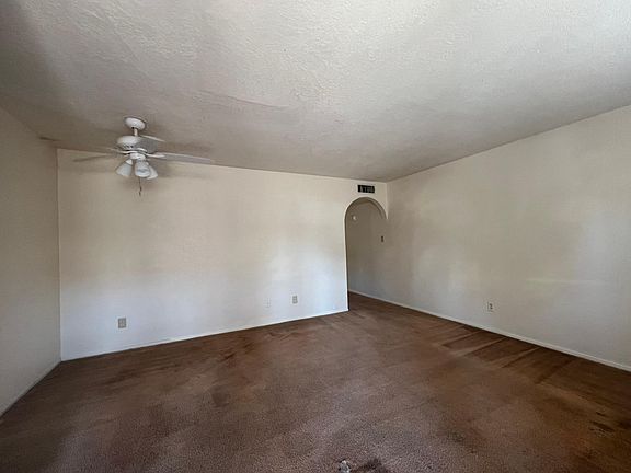 5th image of 2710 Fairway Dr APT A