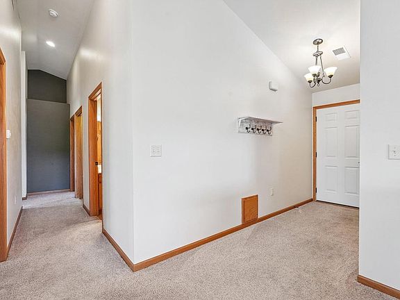 3rd image of 865 Prairie Gdns #91