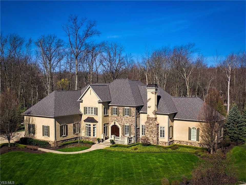 1st image of 3584 Oxford Cir