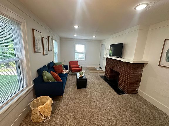 2nd image of 719 Birchard Ave #719