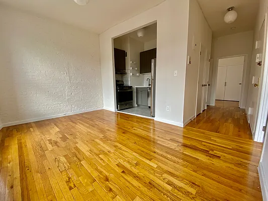 Rented by Bohemia Realty Group | media 8