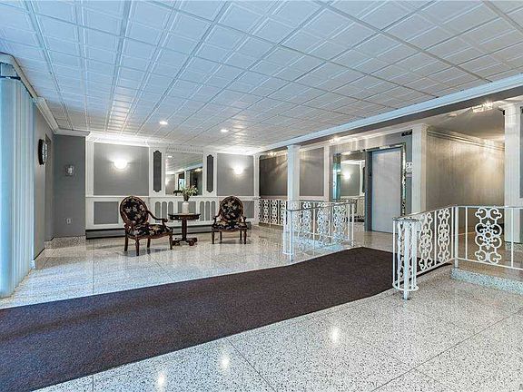 4th image of 250 N Village Ave APT A6