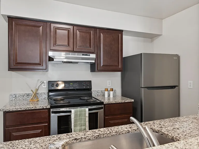 North Beach Apartments — Photo 37