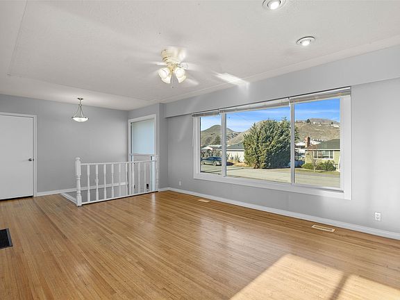 4th image of 1069 Lethbridge Ave