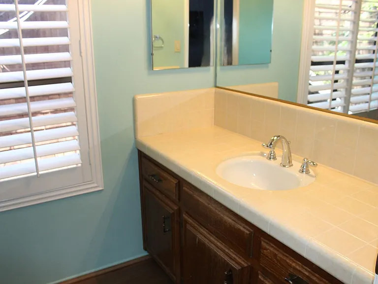 4301 Flintridge Dr — Photo 19