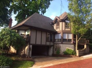 440 Darbys Run, Bay Village, OH 44140