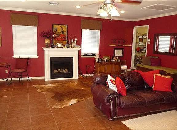 4th image of 4391 Barnes Rd