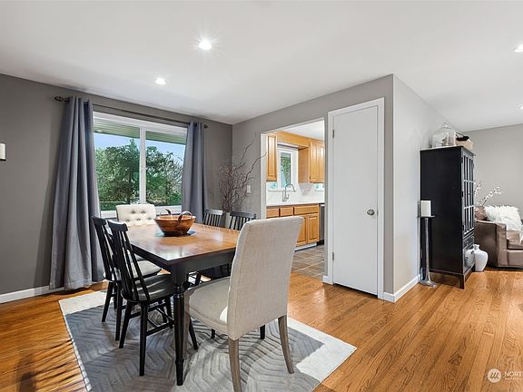 5th image of 5921 119th Avenue E