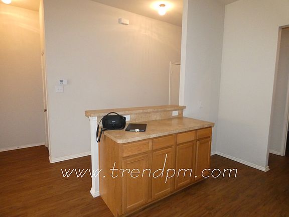 5th image of 653 Stirrup Bar Dr