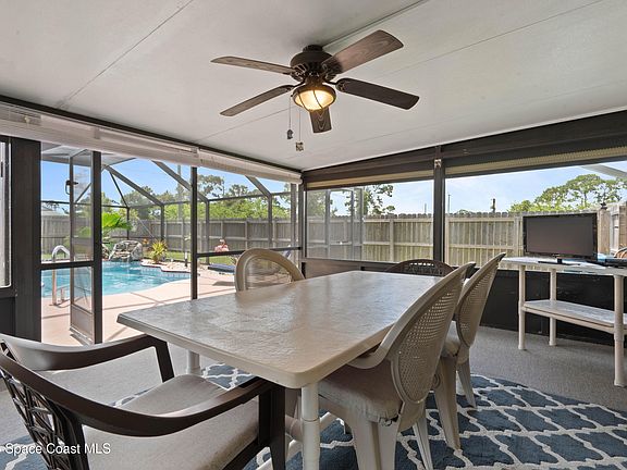 4th image of 1335 San Filippo Dr SE