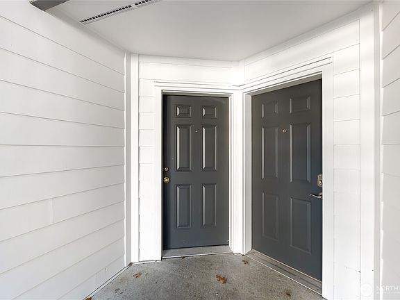 2nd image of 4239 Wintergreen Circle #139