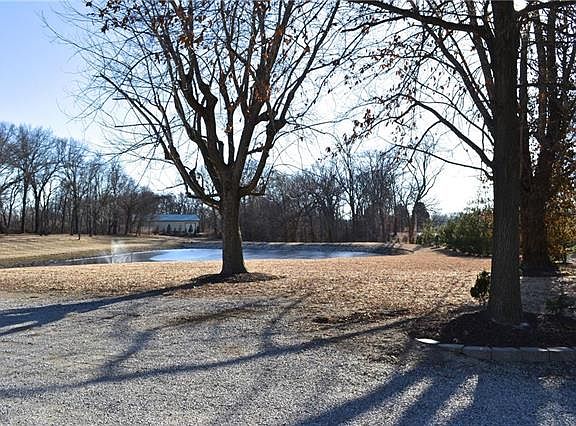 2nd image of 5702 Saint James Dr