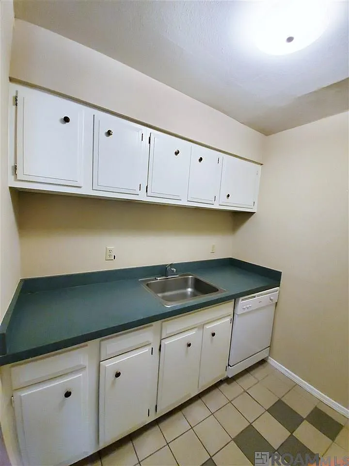 1 bed, 750 sqft, $1,000 — Photo 3