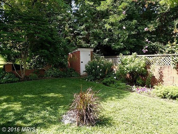4th image of 111 Turners Ln