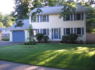 11 Comet Ln, Billerica, MA 01821