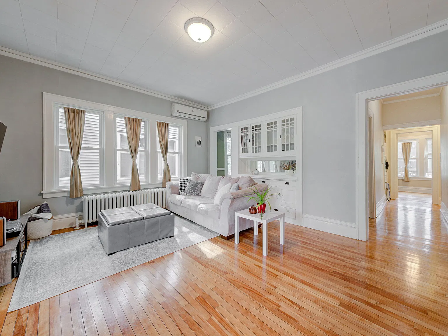 3 bed, 1850 sqft, $2,395 — Photo 2