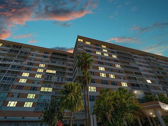 5th image of 3800 Hillcrest Dr APT 306