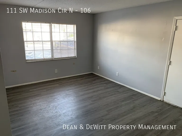 111 SW Madison Cir N #106 — Photo 6