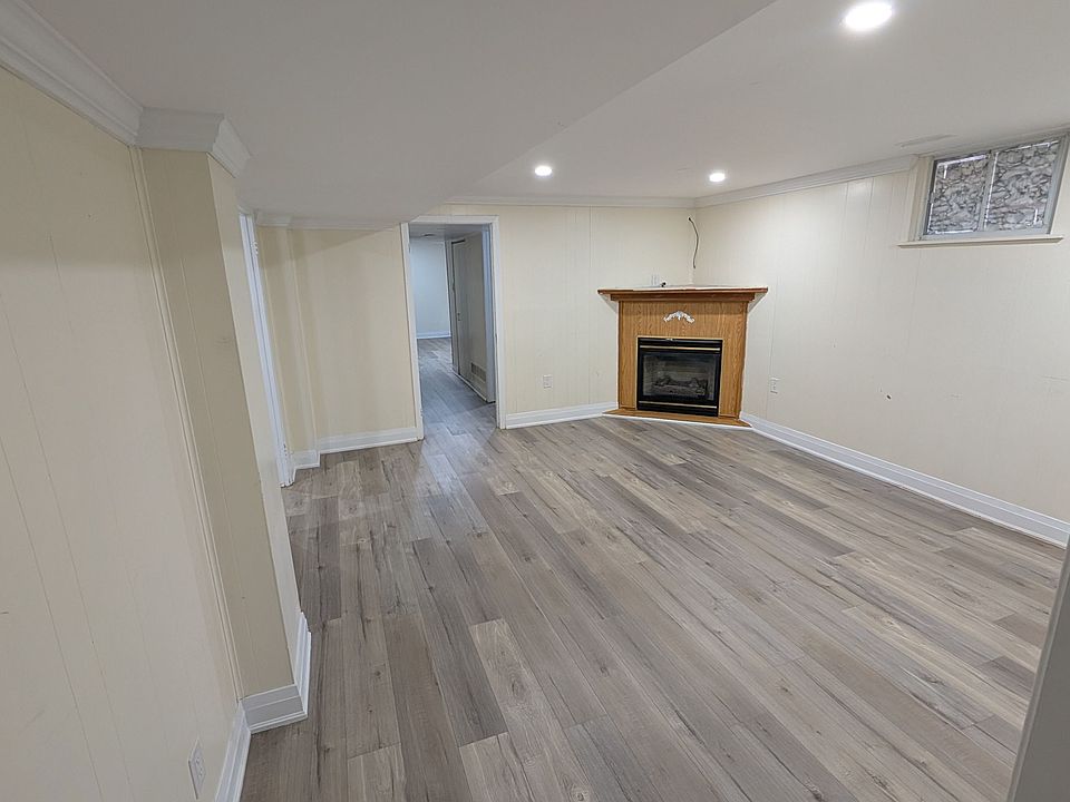 1st image of 3263 Cawthra Rd