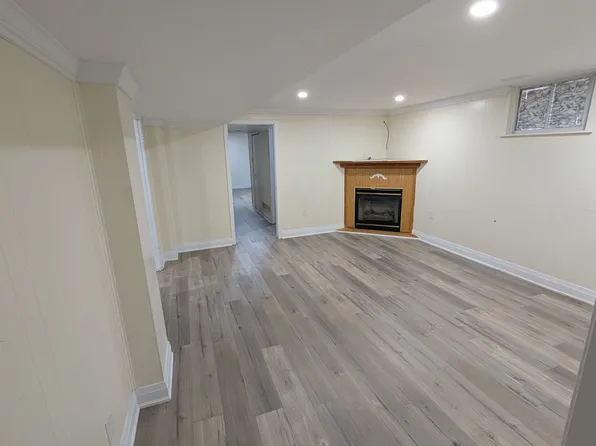 3263 Cawthra Rd, Mississauga, ON L5A 2X4