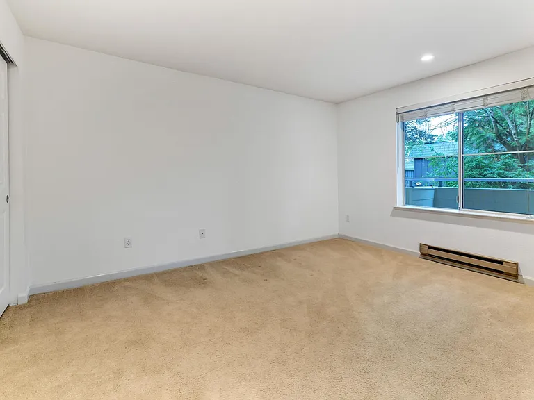 424 102nd Ave SE #107 — Photo 14