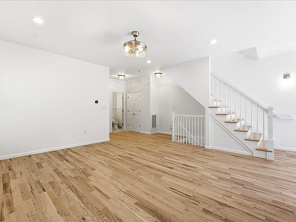 5th image of 285 TERRACE AVE