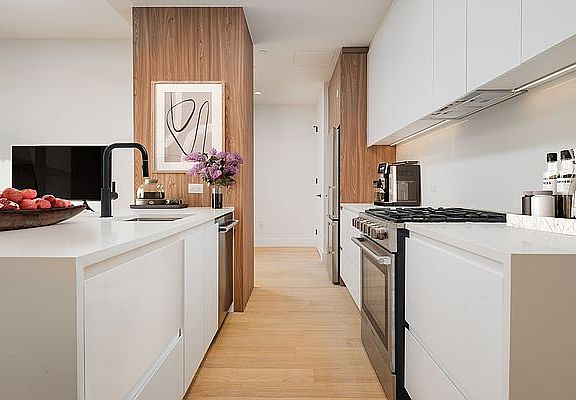 3rd image of 224 W 124th St #1122