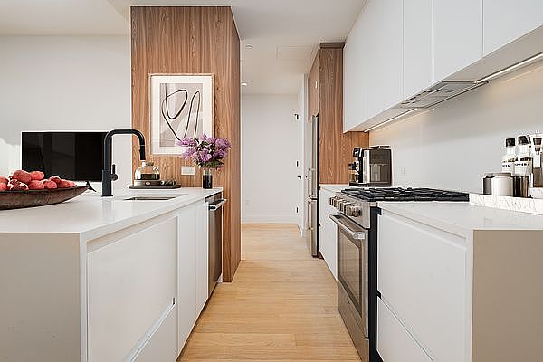 1st image of 224 W 124th St #1222