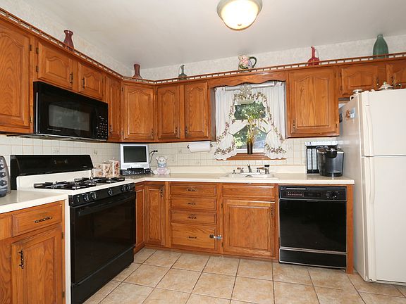 5th image of 2548 Pine Grove Ct