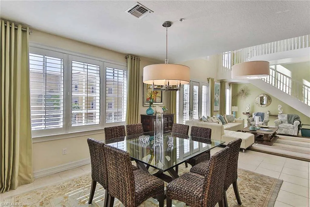 3 bed, 2.0 bath, 2700 sqft, $20,000 — Photo 3