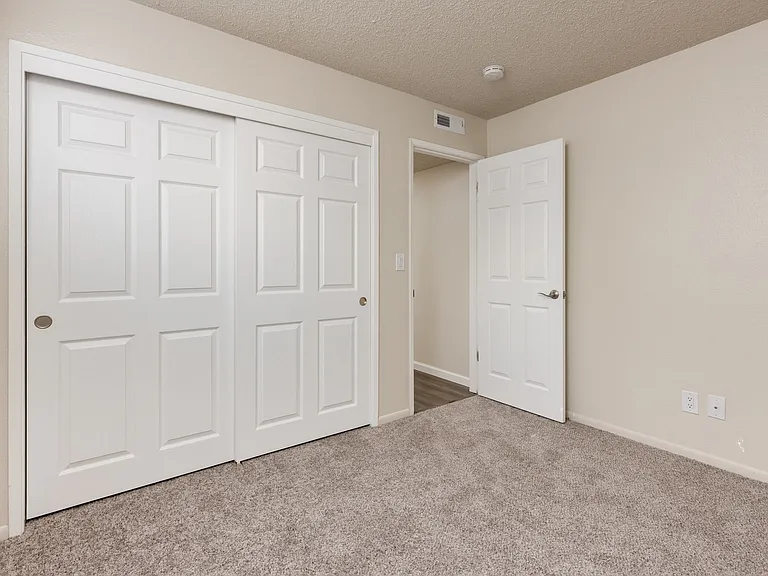 Walnut Tree Manor — Photo 18