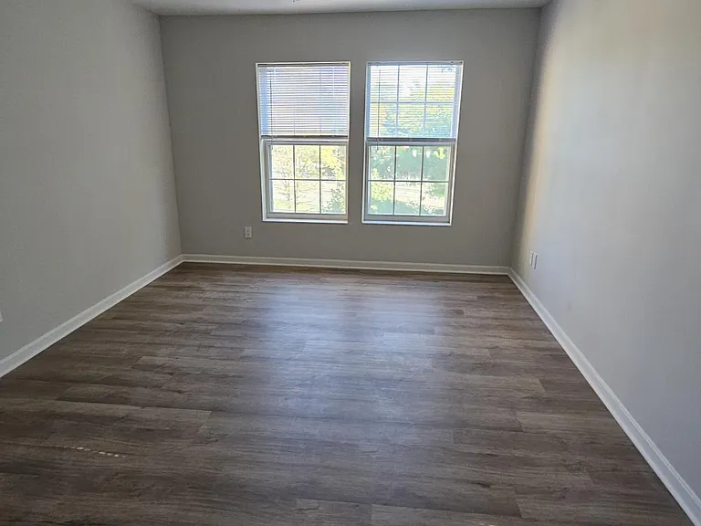 9395 Old Plainfield Rd #18 — Photo 2