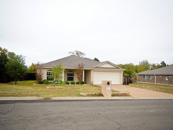 3rd image of 713 Pebble Creek Dr