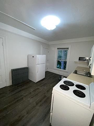 1st image of 33 Pitt St #3
