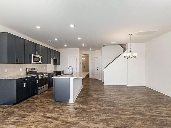 3rd image of 215 Marbella Grove Ct