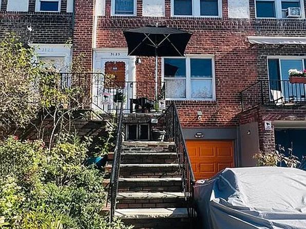 31-25 56th St, Flushing, NY 11377