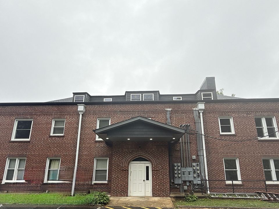 1st image of 35 James Dr #2C